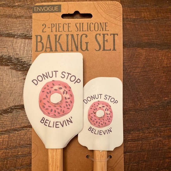 Valentine's Day Donut Themed Silicone Spatula Set of 2, Donut Stop Believen' - Picture 5 of 13